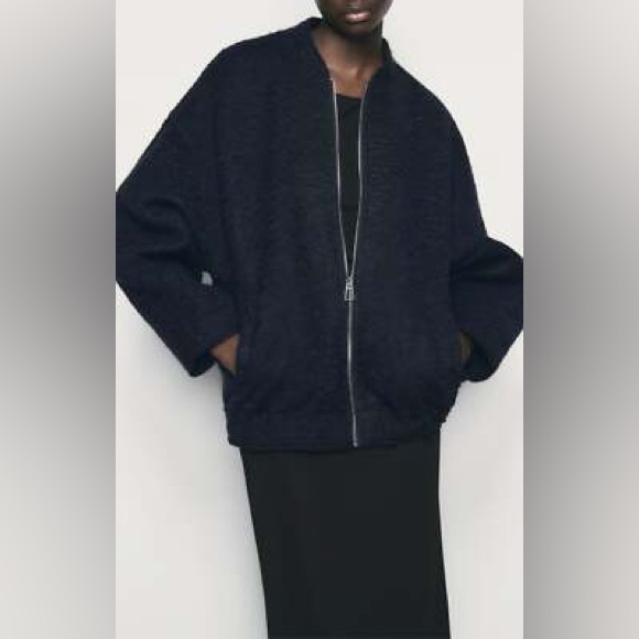 Zara OVERSIZED BOUCLE BOMBER
MIDNIGHT BLACK - Picture 2 of 4